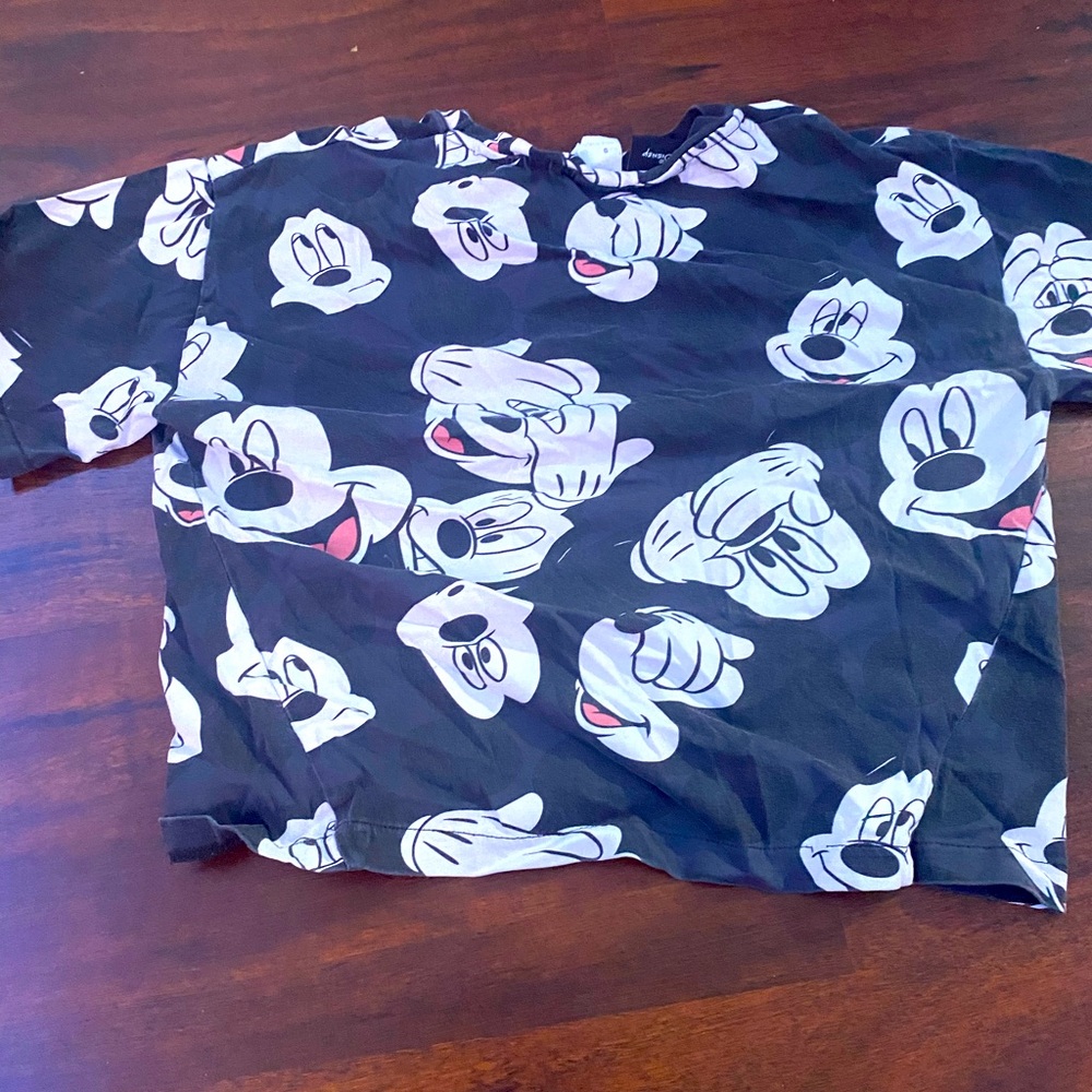 zara mickey designed cropped tee
